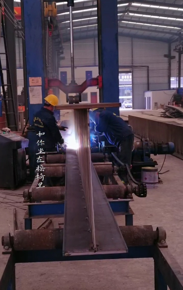 甘肃庄浪钢结构厂H型钢组立机